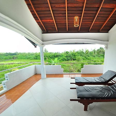 Falcon Villa Induruwa Buitenkant foto
