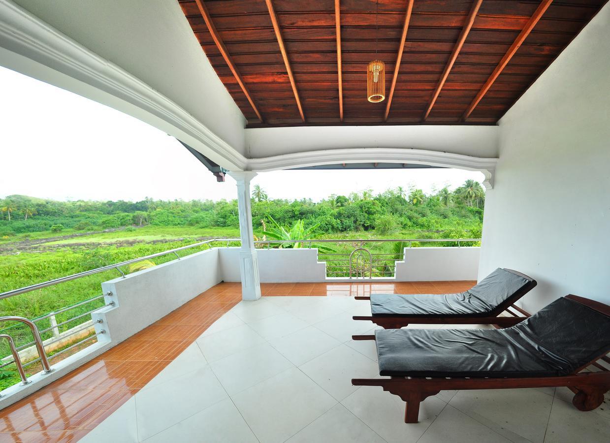 Falcon Villa Induruwa Buitenkant foto