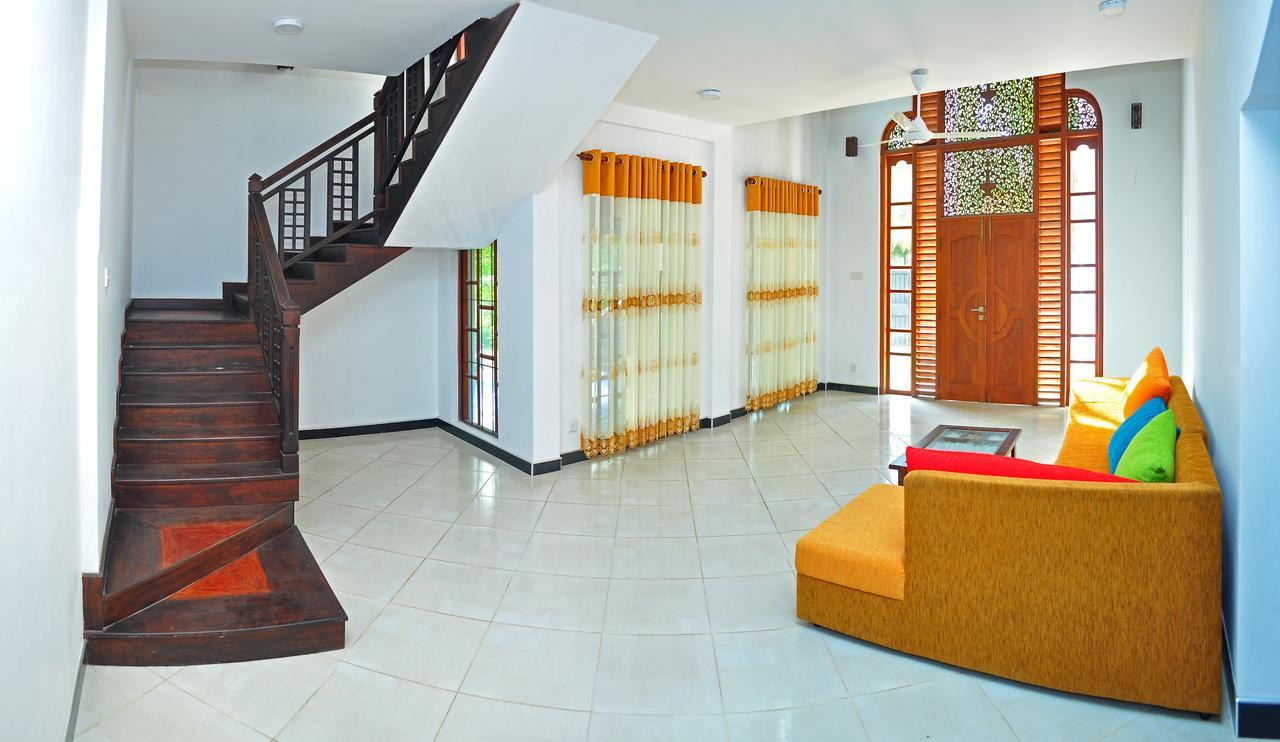 Falcon Villa Induruwa Buitenkant foto
