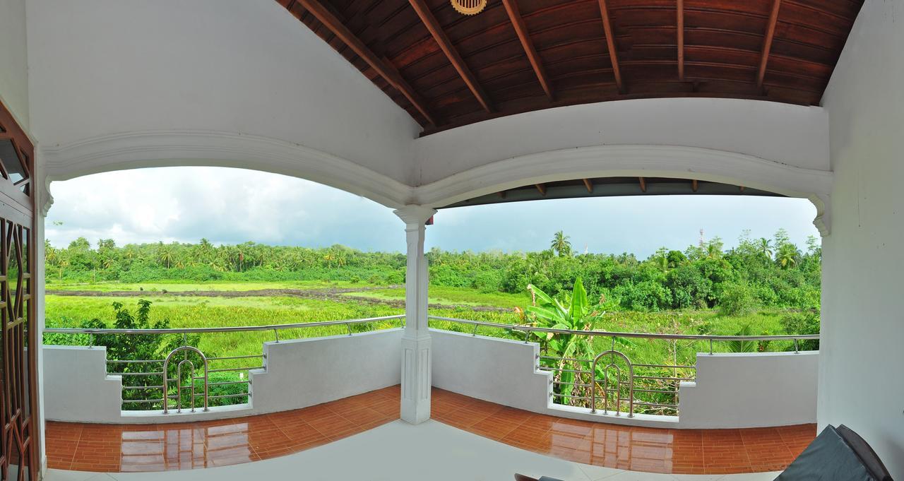 Falcon Villa Induruwa Buitenkant foto