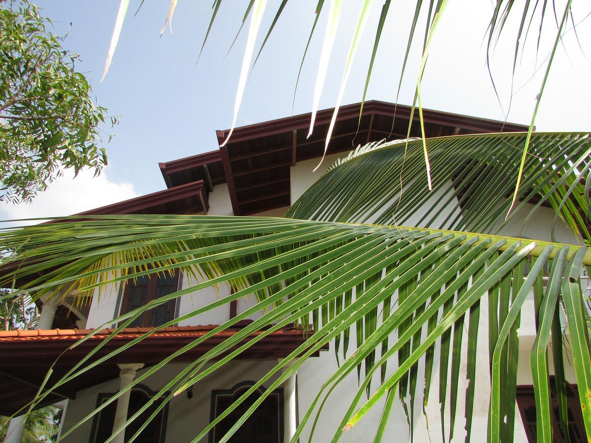 Falcon Villa Induruwa Buitenkant foto